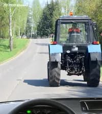 В каком месте находящегося впереди подъёма Вам запрещён обгон?