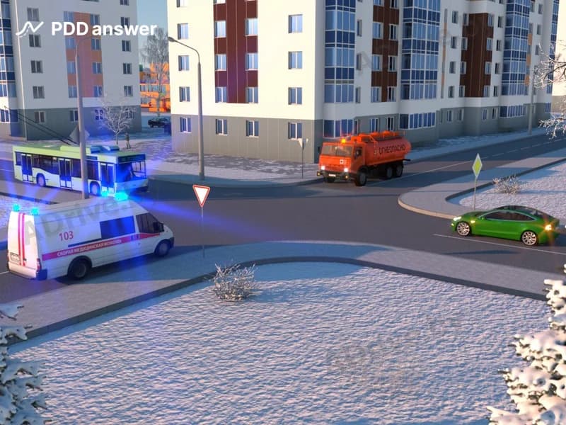 Кто проедет перекрёсток первым в показанной ситуации?