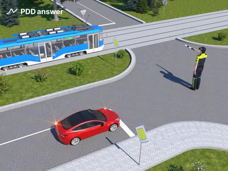 Водителю легкового автомобиля, намеревающемуся повернуть налево, в показанной ситуации: