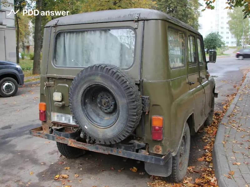В каком случае из перечисленных легковой автомобиль не допускается к участию в дорожном движении?