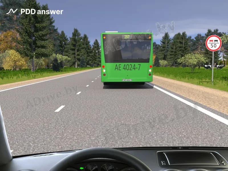 Разрешено ли Вам совершить обгон автобуса в показанной ситуации?