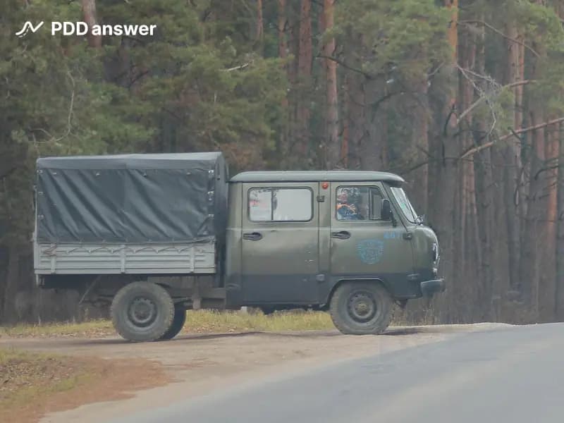 Разрешается ли участие в дорожном движении грузового автомобиля при отсутствии в нём ремней безопасности?