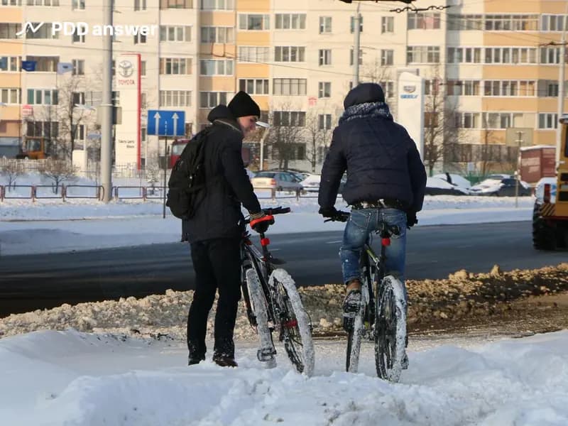 Разрешено ли двигаться по тротуару на велосипеде в условиях гололедицы?