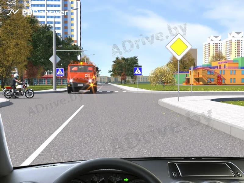 В показанной ситуации, поворачивая направо, Вы: