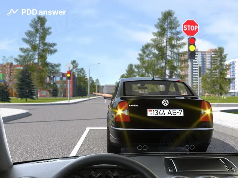 О чём информирует сигнал, который подаёт водитель чёрного автомобиля рукой (вытянутая в сторону левая рука)?