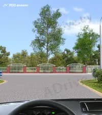 Поворачивая направо на показанном равнозначном перекрёстке, Вы имеете преимущество перед синим автомобилем. Как следует поступить, если водитель синего автомобиля не снижает скорость перед перекрёстком?