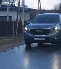 Как следует поступить водителю, если во время небольшого дождя он обнаружит, что не работают стеклоомыватели ветрового стекла, а устранить неисправность нет возможности?