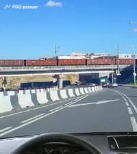 Обязаны ли Вы в показанной ситуации подать сигнал световыми указателями поворота?