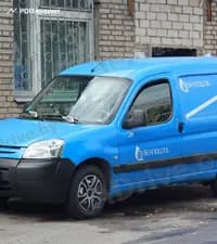 Какую минимальную величину не должен превышать люфт в рулевом управлении грузового автомобиля, созданного на базе легкового автомобиля?