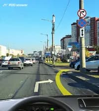 Разрешено ли Вам повернуть направо в показанной ситуации?