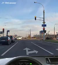 Разрешено ли Вам выполнить поворот направо из занимаемой полосы движения в показанной ситуации?