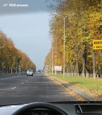 Вы управляете легковым автомобилем, двигаясь по дороге в населённом пункте. С какой максимальной скоростью разрешается движение в показанной ситуации?