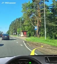 Разрешено ли Вам остановиться в показанной ситуации за 10 метров до остановочного пункта маршрутных транспортных средств справа на обочине?