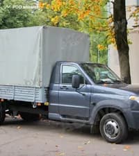 Разрешается ли участие в дорожном движении грузового автомобиля с технически допустимой общей массой до 3.5 тонны, если минимальная остаточная высота рисунка протектора шин (кроме зимних шин механических транспортных средств, предназначенных для эксплуатации на обледеневшем или заснеженном дорожном покрытии во время эксплуатации на указанном покрытии) составляет 1.7 мм, но появился один индикатор износа, расположенный по дну канавки протектора, при равномерном износе беговой дорожки?