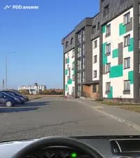Что из перечисленного запрещается на проездах во дворах со стороны, прилегающей к жилой застройке?