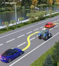 Нарушают ли водители синего и красного легковых автомобилей Правила дорожного движения, перестраиваясь в показанной ситуации, учитывая, что реверсивный светофор только что выключился?