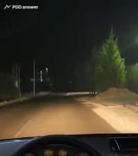 Где Вам, как водителю, безопаснее поставить своё транспортное средство на стоянку в тёмное время суток?