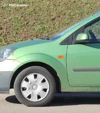 Как проверить давление воздуха в шинах автомобиля на соответствие параметров, рекомендованных изготовителем?