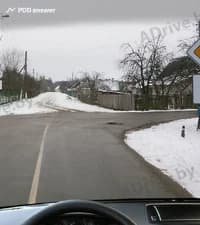 Должны ли Вы подавать сигнал световым указателем поворота в показанной ситуации, если Вы на перекрёстке съезжаете с главной дороги?