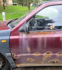 В каком из перечисленных случаев не разрешается участие в дорожном движении легкового автомобиля?