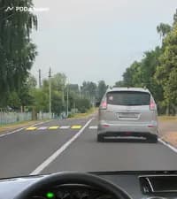Разрешено ли Вам при управлении легковым автомобилем выполнить обгон в показанной ситуации (расстояние до пешеходного перехода менее 50 метров)?