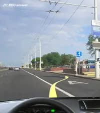 Разрешено ли Вам остановиться в показанной ситуации для посадки пассажира?