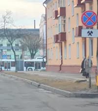 Что запрещает показанное сочетание дорожных знаков?