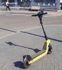 В каком из перечисленных мест разрешено поставить средство персональной мобильности на стоянку?