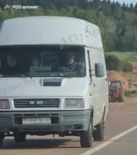 Разрешено ли перевозить на переднем сиденье грузового автомобиля двух пассажиров?
