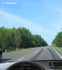 Что из перечисленного обязан выполнить водитель обгоняемого автомобиля?