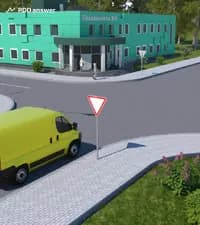 Разрешается ли водителю грузового автомобиля с технически допустимой общей массой не более 3.5 тонны проехать прямо через показанный перекрёсток?
