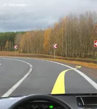 Разрешено ли Вам остановиться на повороте, обозначенном дорожным знаком «1.11.2 Опасный поворот», в указанном месте?